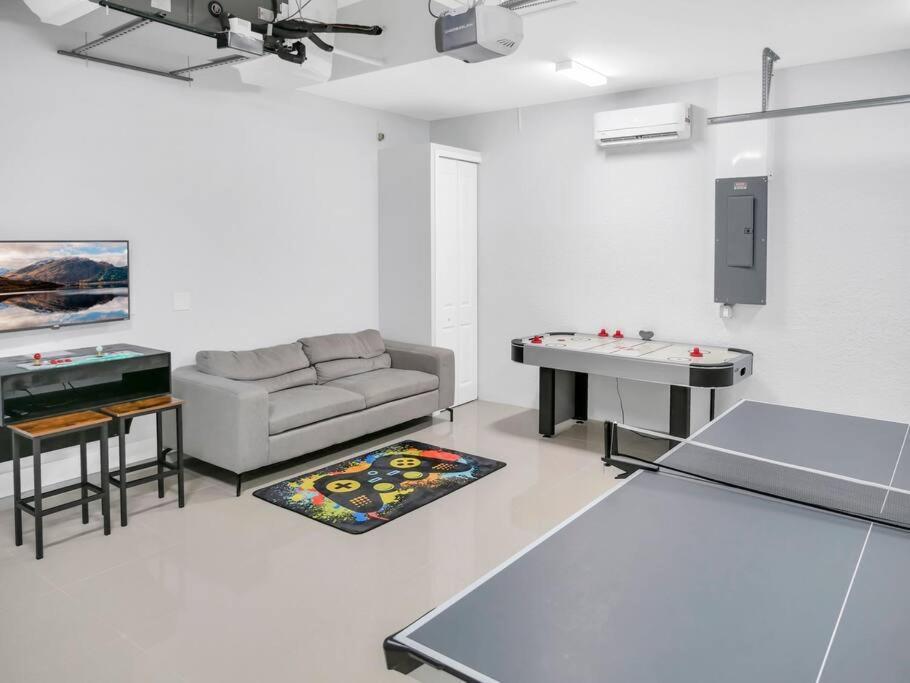 Casa Sevilla, Heated Pool, Sleeps 9, 4B3B كيب كورال المظهر الخارجي الصورة