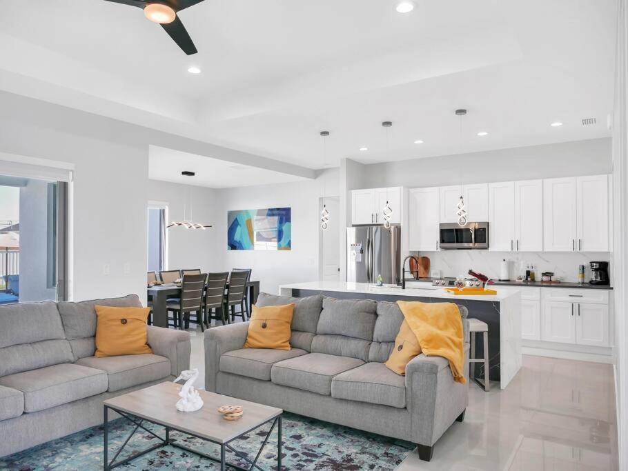 Casa Sevilla, Heated Pool, Sleeps 9, 4B3B كيب كورال المظهر الخارجي الصورة