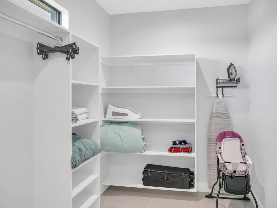 Casa Sevilla, Heated Pool, Sleeps 9, 4B3B كيب كورال المظهر الخارجي الصورة