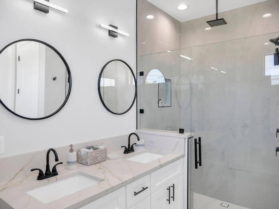Casa Sevilla, Heated Pool, Sleeps 9, 4B3B كيب كورال المظهر الخارجي الصورة