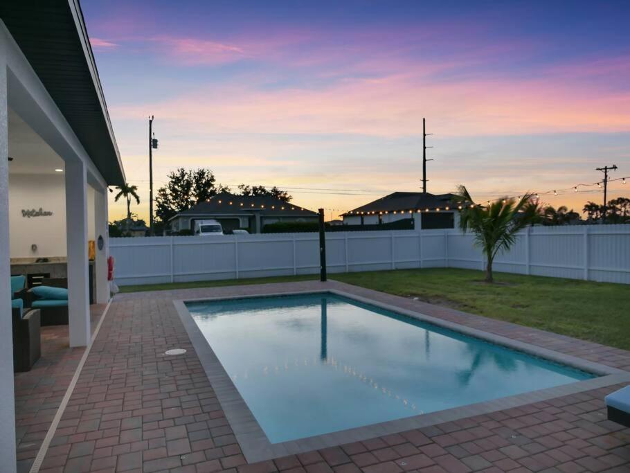 Casa Sevilla, Heated Pool, Sleeps 9, 4B3B كيب كورال المظهر الخارجي الصورة